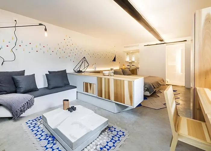 Carlota Hotel